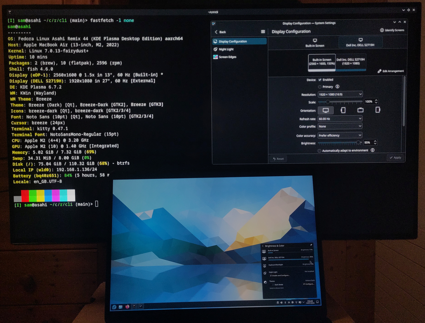 Why is it working then ?? You can see the external screen Dell 1920x1080 27'' is detected and displaying. external monitor is working in this photo...